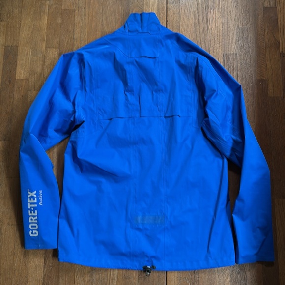 Gore Running GoreTex Active Waterproof Pullover - Picture 8 of 10